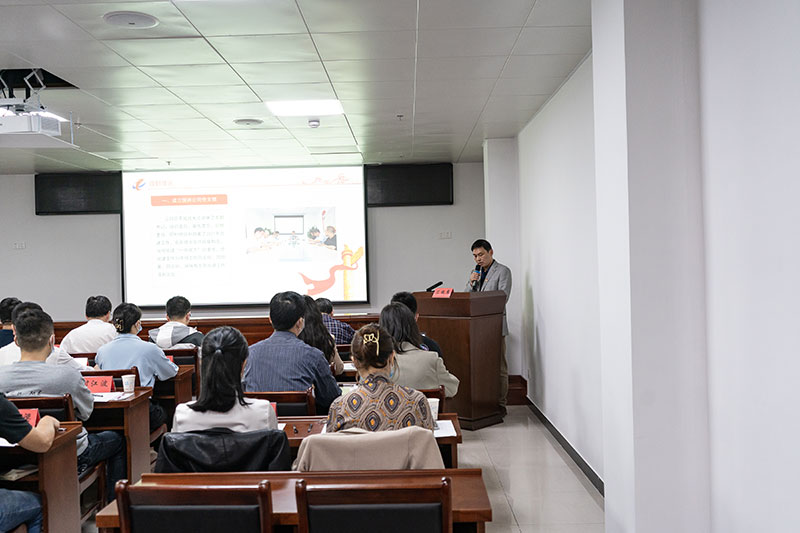 屯溪區(qū)國(guó)投集團(tuán)召開(kāi)2021年度黨支部書(shū)記抓黨建工作述職評(píng)議會(huì)