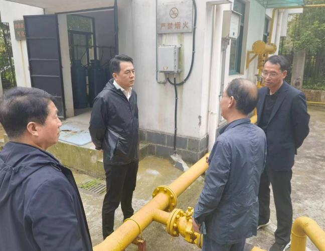 區(qū)國投集團總經理邵楠一行至液化氣公司開展節(jié)前安全生產檢查