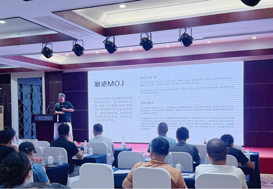 青年磁場(chǎng)共創(chuàng)社區(qū)  國(guó)企賦能城市更新‖雙微更新+主理人交流點(diǎn)燃老虎山巷新生引擎